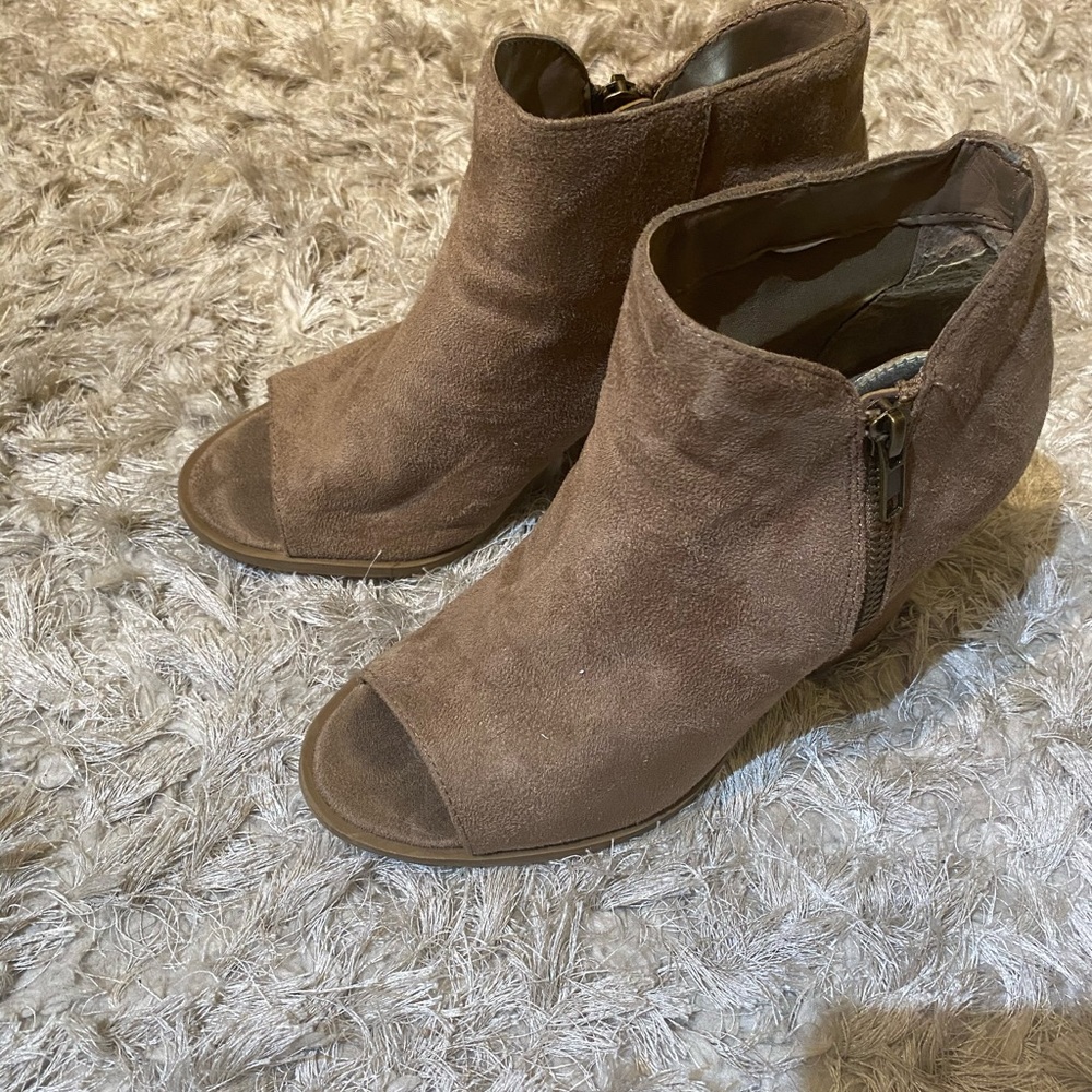 Booties - Picture 4 of 4